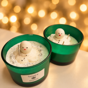 Schneemann Kerze Snowy aus Sojawachs – handgemachte Winterkerze im Glas
