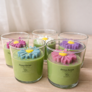 Blumenkerze – handgemachte Sojawachskerze (Limited Edition)