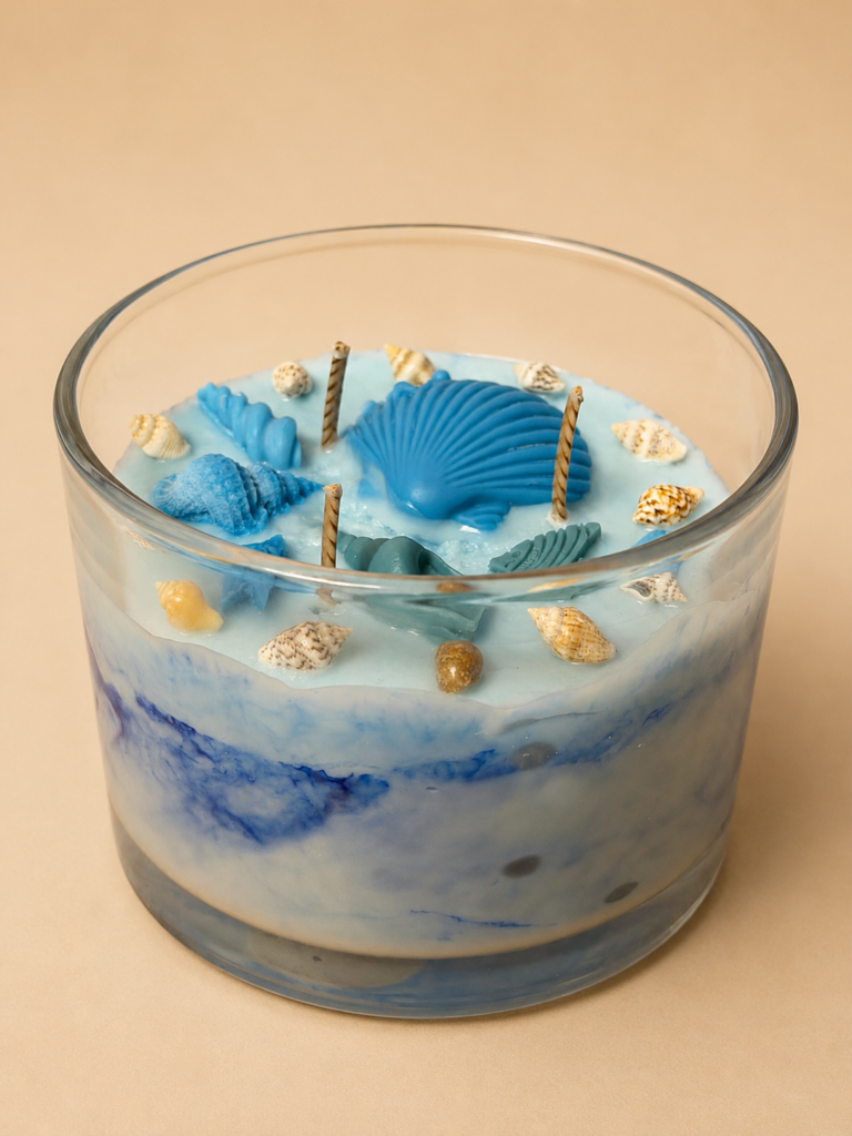 Ozean Kerze mit Muscheln – handgemachte Sojawachs Kerze im Meeresdesign