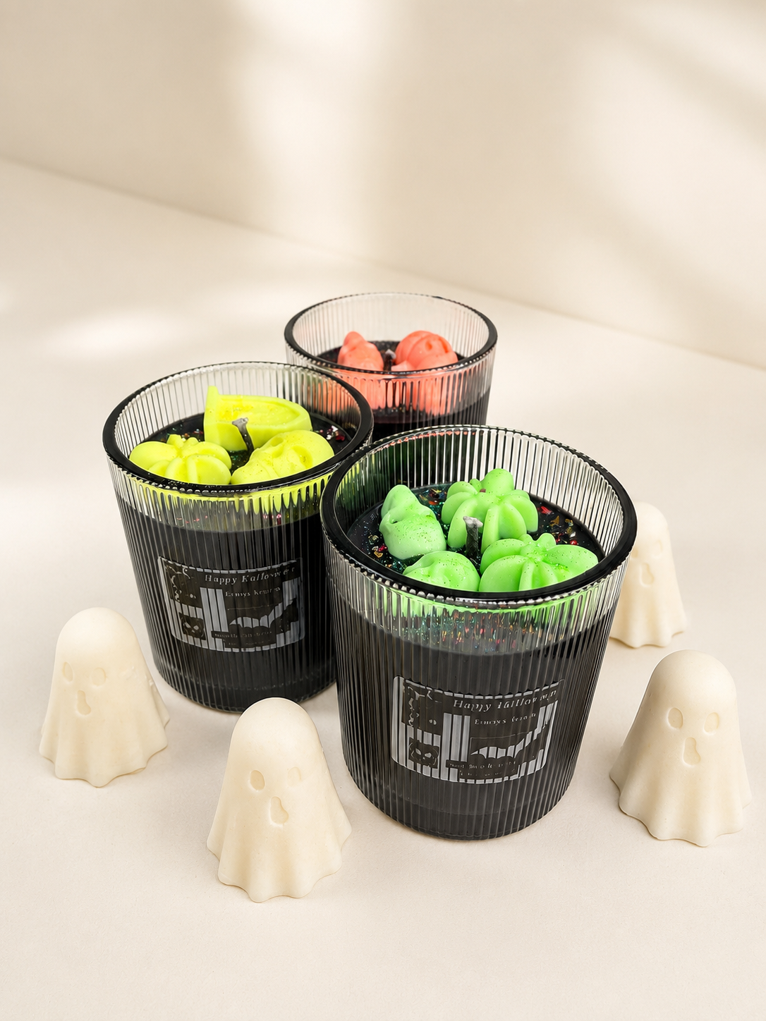 Halloweenkerze Neonfarben „Monsterparty“ – Handgemachte Sojawachskerze – Bild 2