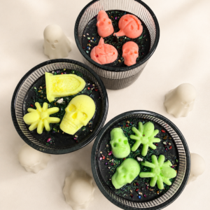 Halloweenkerze Neonfarben „Monsterparty“ – Handgemachte Sojawachskerze<span> - </span>Neongrün