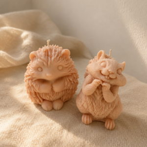 Igel Isidor & Eichh&ouml;rnchen Ida &ndash; Herbstkerzen Wachsfiguren aus Sojawachs